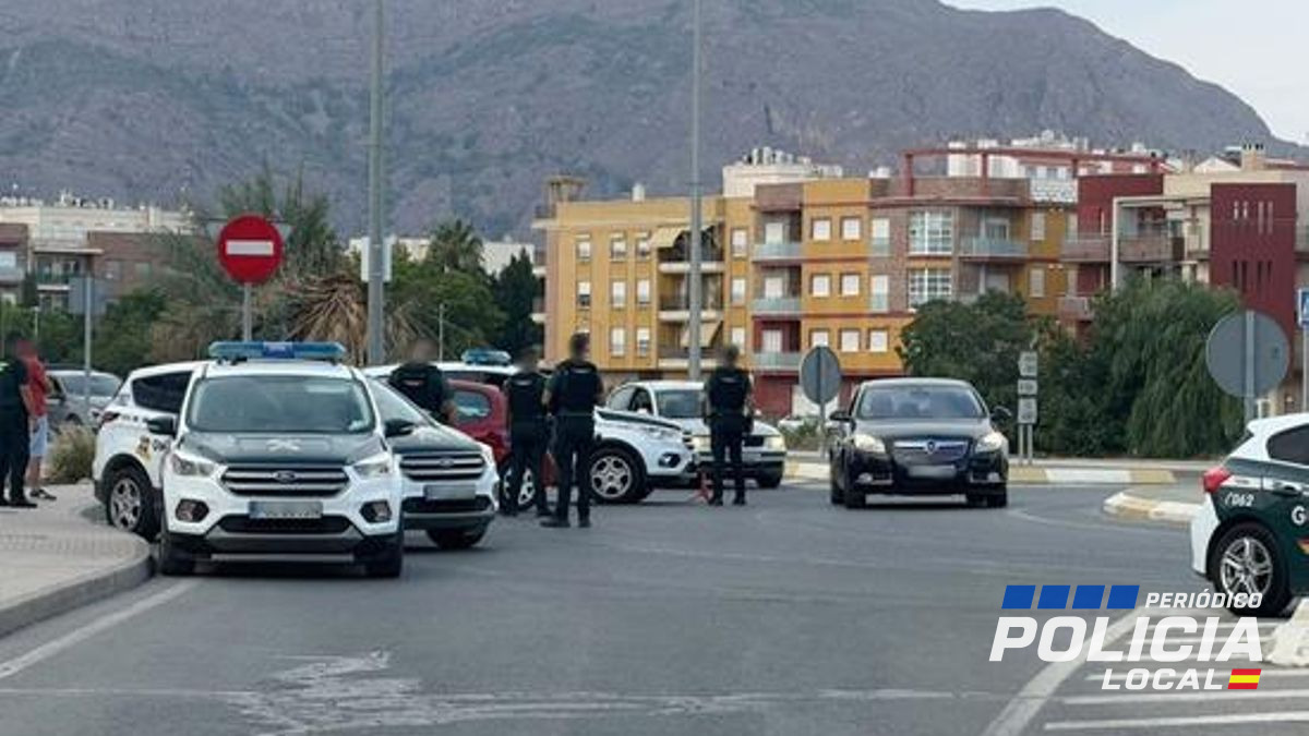 Policía Local y Guardia Civil identifican a más de 100 personas en un dispositivo de seguridad ciudadana en Beniel