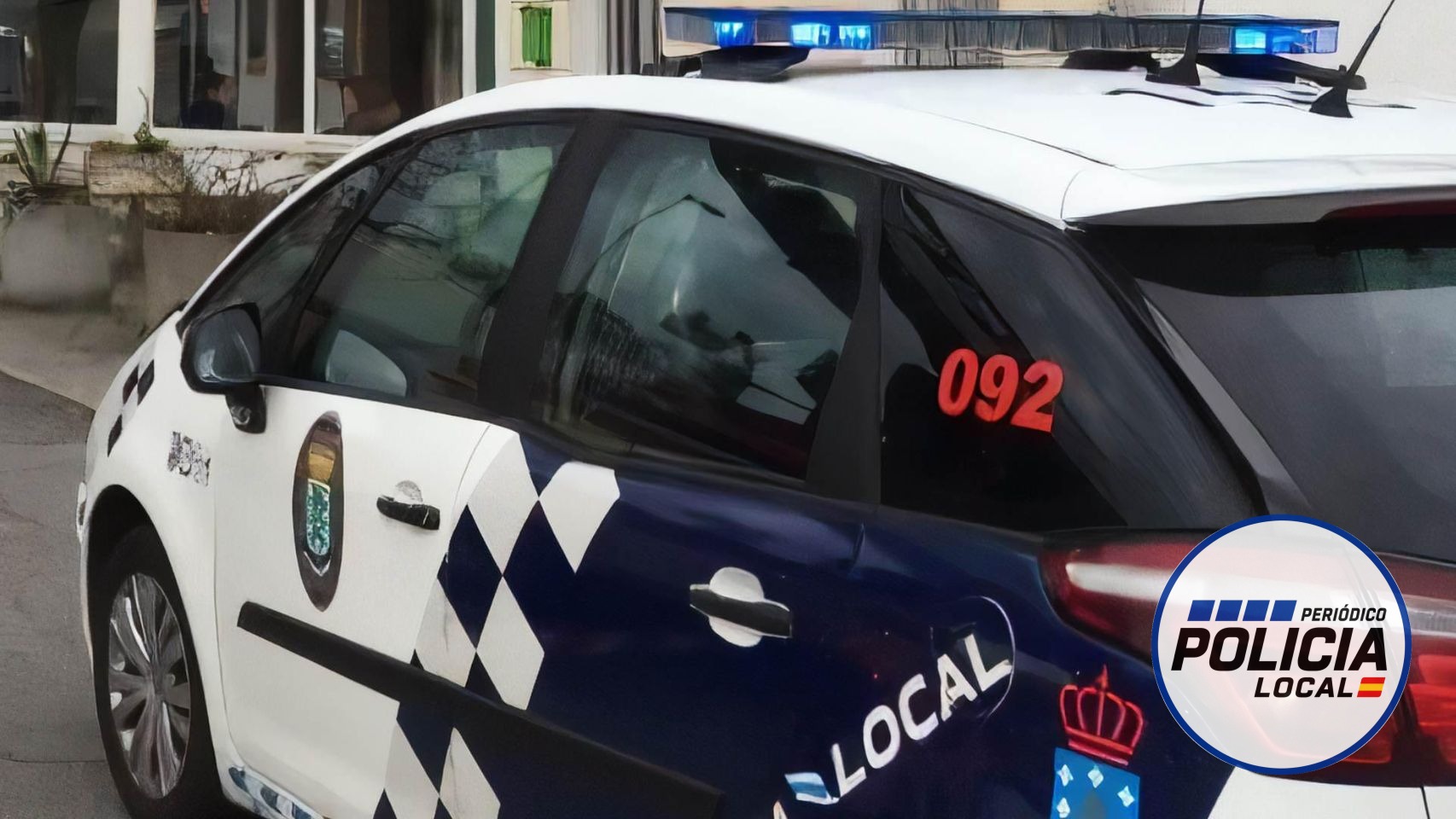 Un turismo se incendia en la rotonda de A Grela sin causar heridos