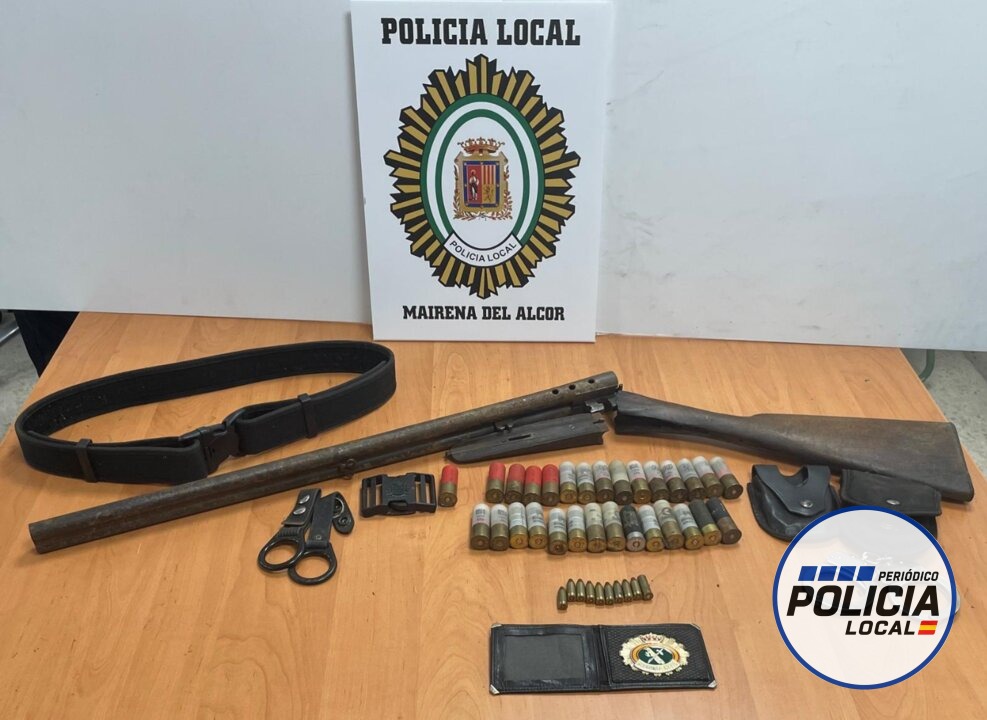 La Policía Local de Mairena del Alcor logra el desalojo pacífico de una vivienda ocupada ilegalmente