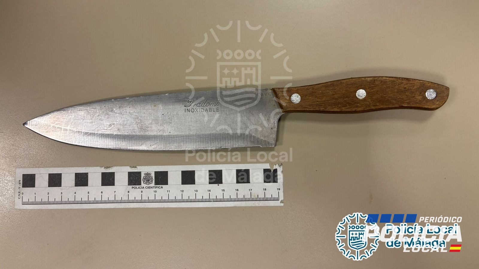 Detenido un hombre en Málaga por apuñalar a otro tras regresar al bar con un cuchillo