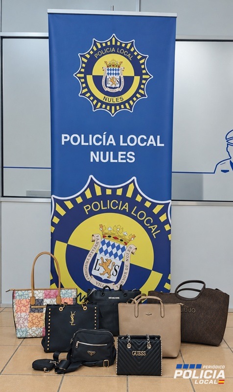 La Policía Local de Nules interviene bolsos presuntamente falsificados durante la Feria Agrícola