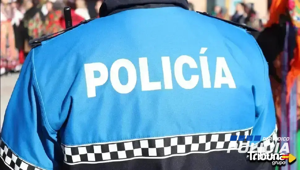 La Policía Local investiga el abandono de una docena de bidones de aceite en Pan y Guindas