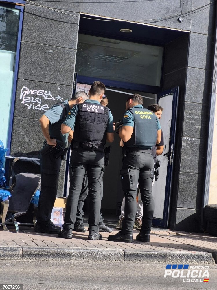 La Policía Local y la Guardia Civil desalojan dos inmuebles ocupados en el centro de Arganda del Rey