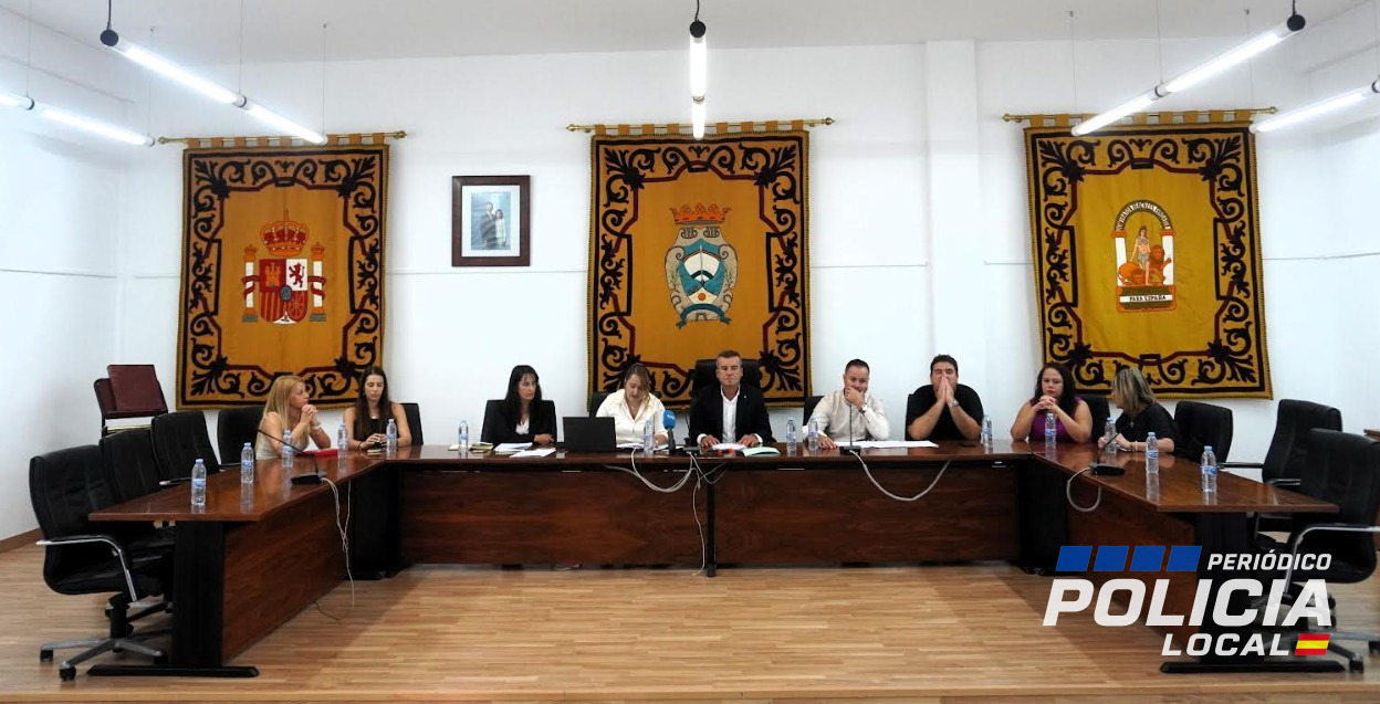 Carboneras dedica una plaza al primer policía local gitano de Andalucía