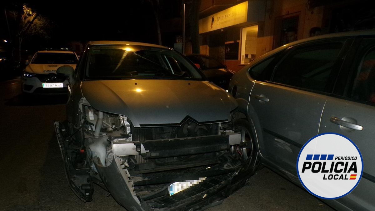 Un conductor triplica la tasa de alcohol y arremete contra seis vehículos estacionados en Palma
