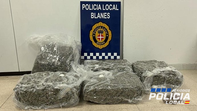 La Policía Local de Blanes incauta 21,5 kilos de marihuana ocultos en paquetes de regalo