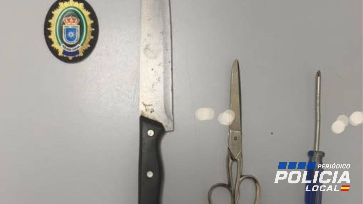 La Policía Local de Carmona interviene un arma blanca tras unas amenazas