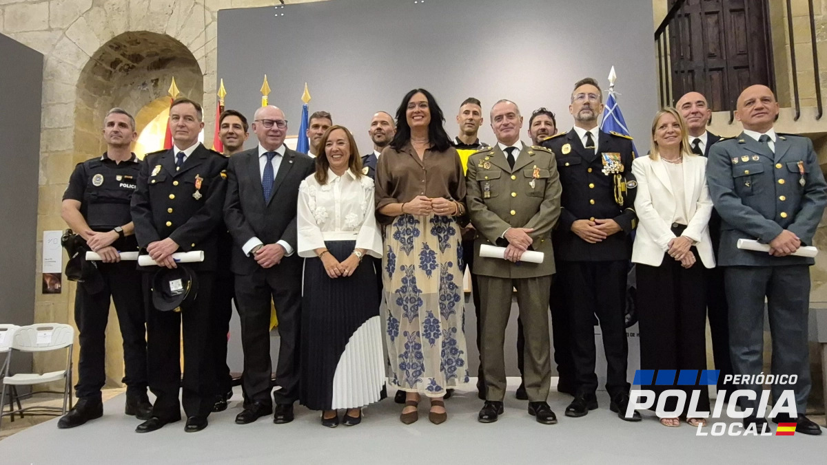La Policía Local de Huesca reconoce a sus agentes y anuncia una nueva unidad rural