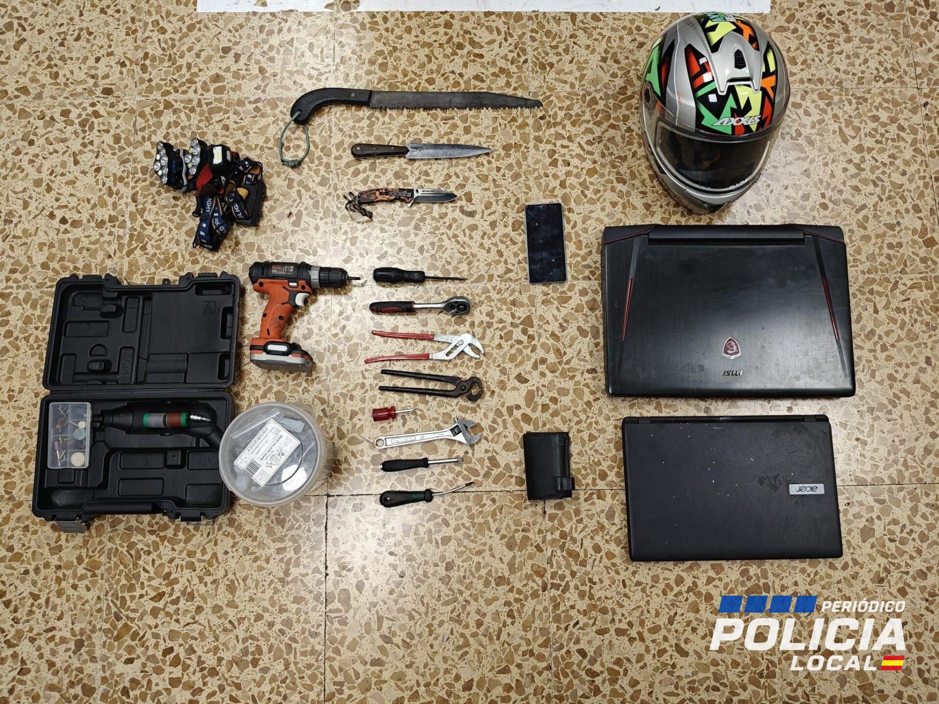 La Policía Local identifica a dos menores tras una persecución que concluyó con la salida de vía de un turismo en Las Pres...