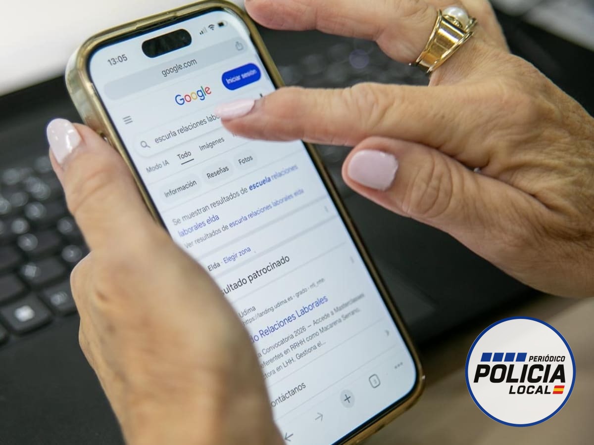 La Policía Local de Elda forma a treinta personas mayores para prevenir estafas, timos y robos