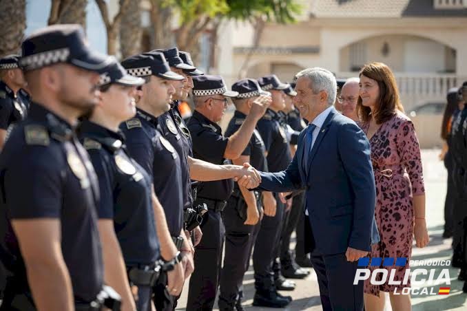 La Policía Local de Pilar de la Horadada celebra su 40 aniversario con homenaje a agentes, Protección Civil y vecinos