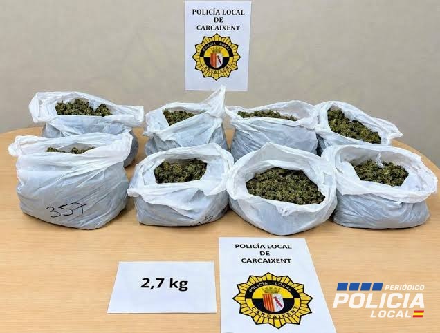 La Policía Local de Carcaixent detiene a un conductor tras intervenir 2,7 kilos de una sustancia sospechosa