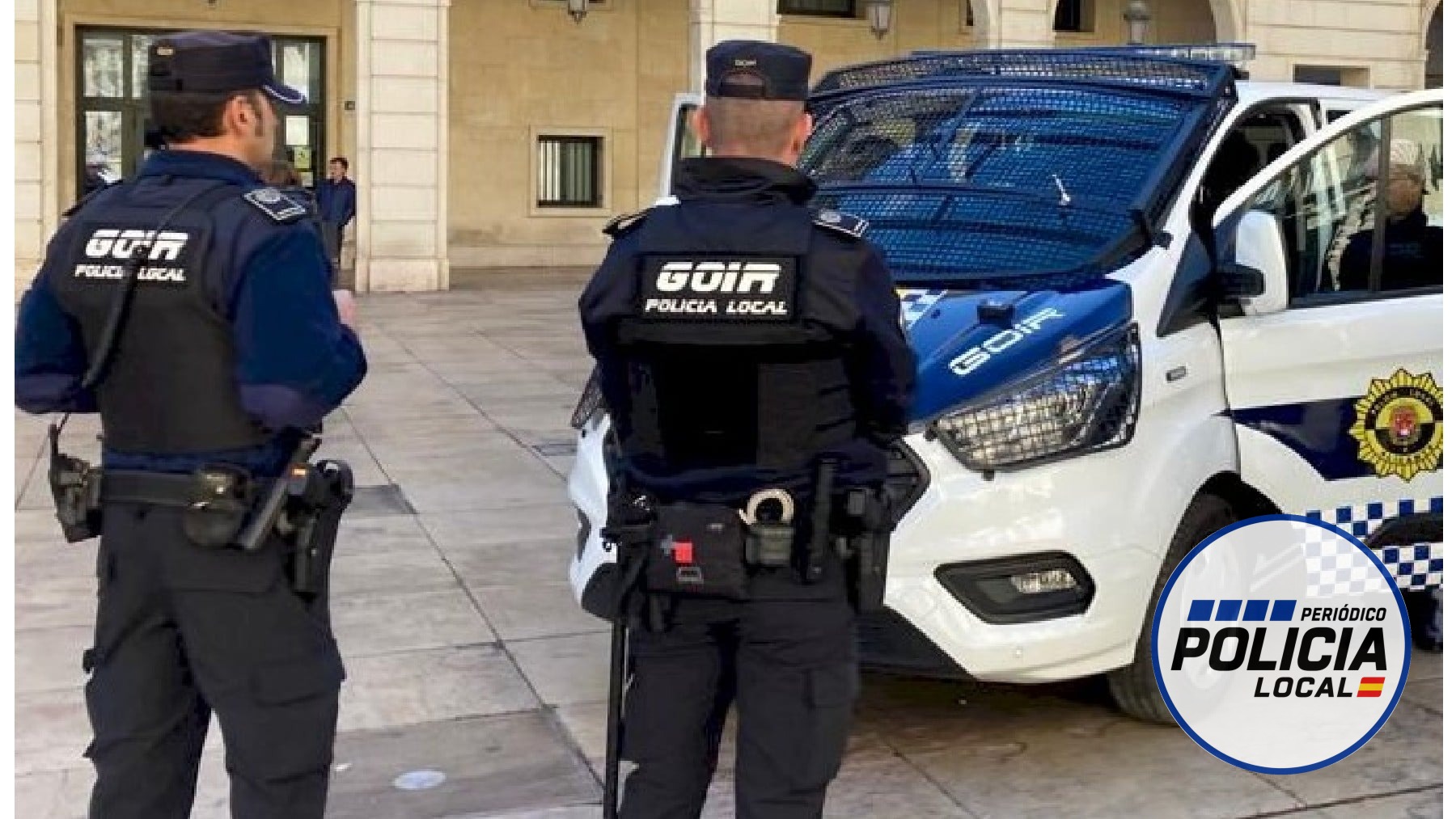 Una madre evita que dos jóvenes arrastren a su hija de 4 años en la playa del Postiguet