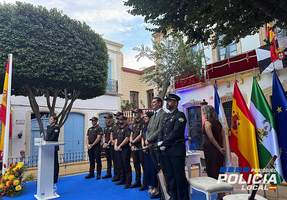 Níjar rinde homenaje a su Policía Local en el día de los Ángeles Custodios