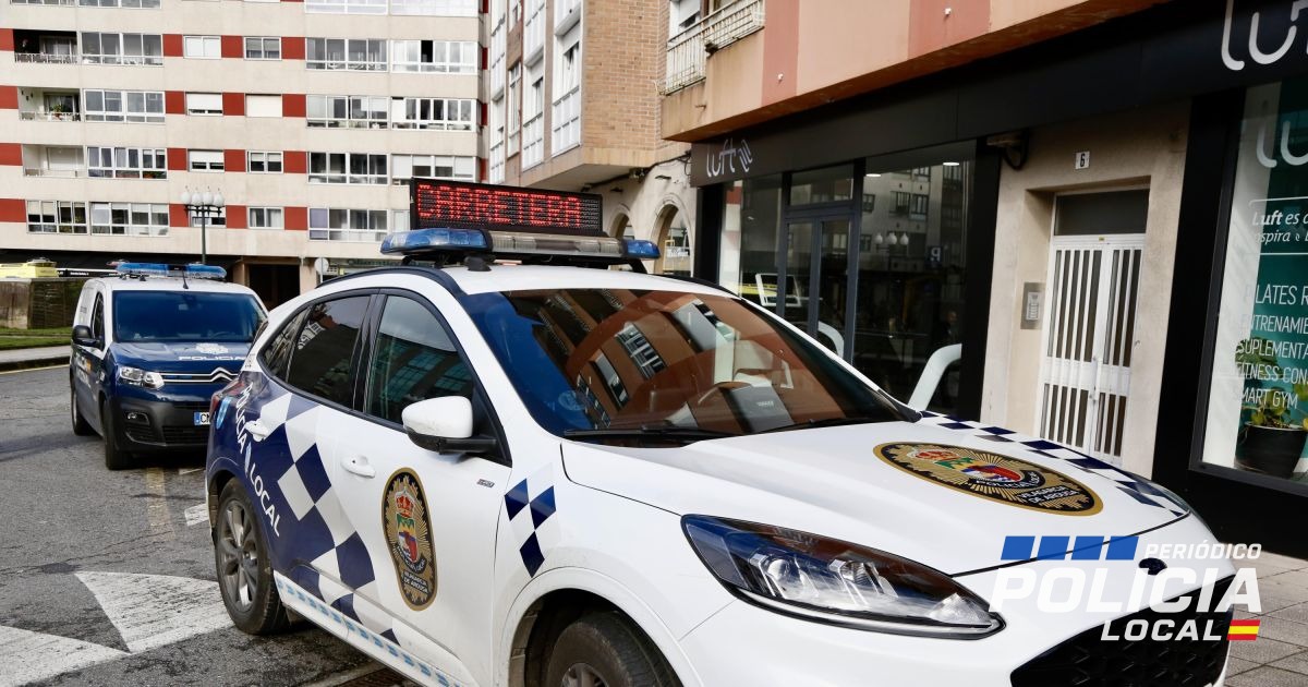 Interceptan a una conductora que dio positivo en drogas y llevaba una hoz y un hacha en el coche