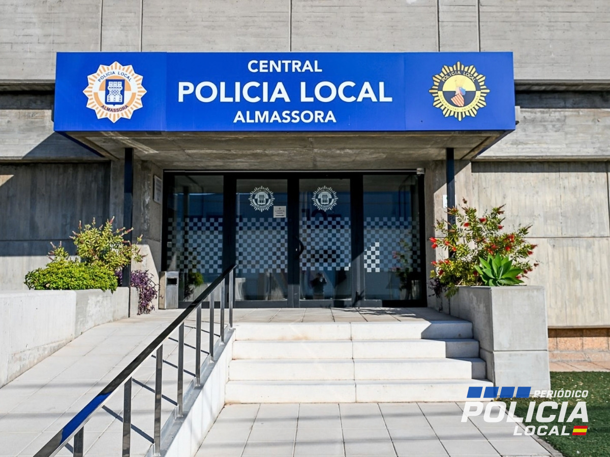 Intentan 'okupar' una villa en Almassora y la Policía Local los sorprende dentro
