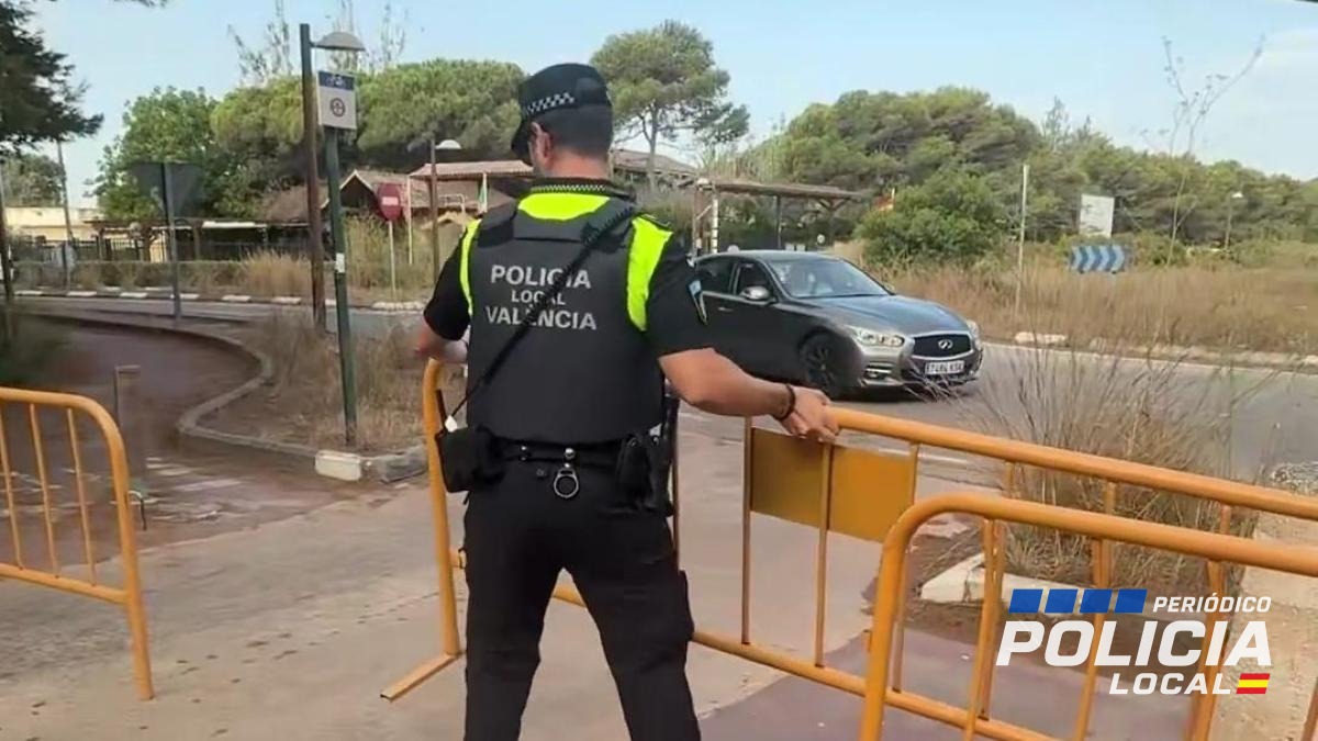 La Policía impide el paso a quienes intentan entrar a La Albufera, El Saler y otras zonas restringidas